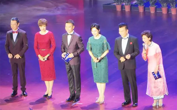 ��������������v��700�����ģ����x31ƪ��