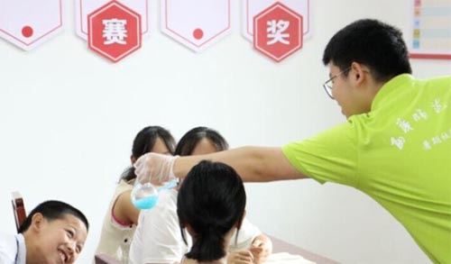 ��ֻ�v�ڕ���֪�R��߀Ҫ���l��˼�룬�_�����۽�