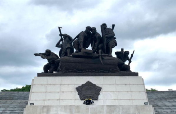 �ɏ�һ�ǄP�����������̹�ǰ��