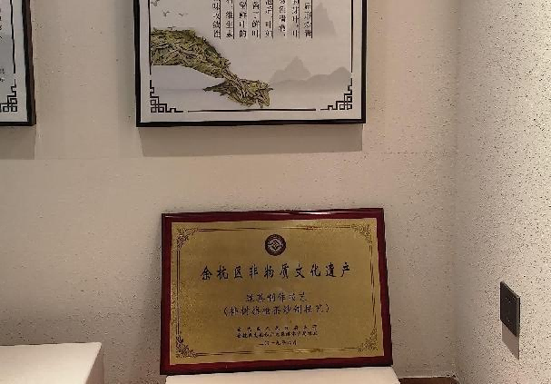 ɽˮ��䣬�����¸���·