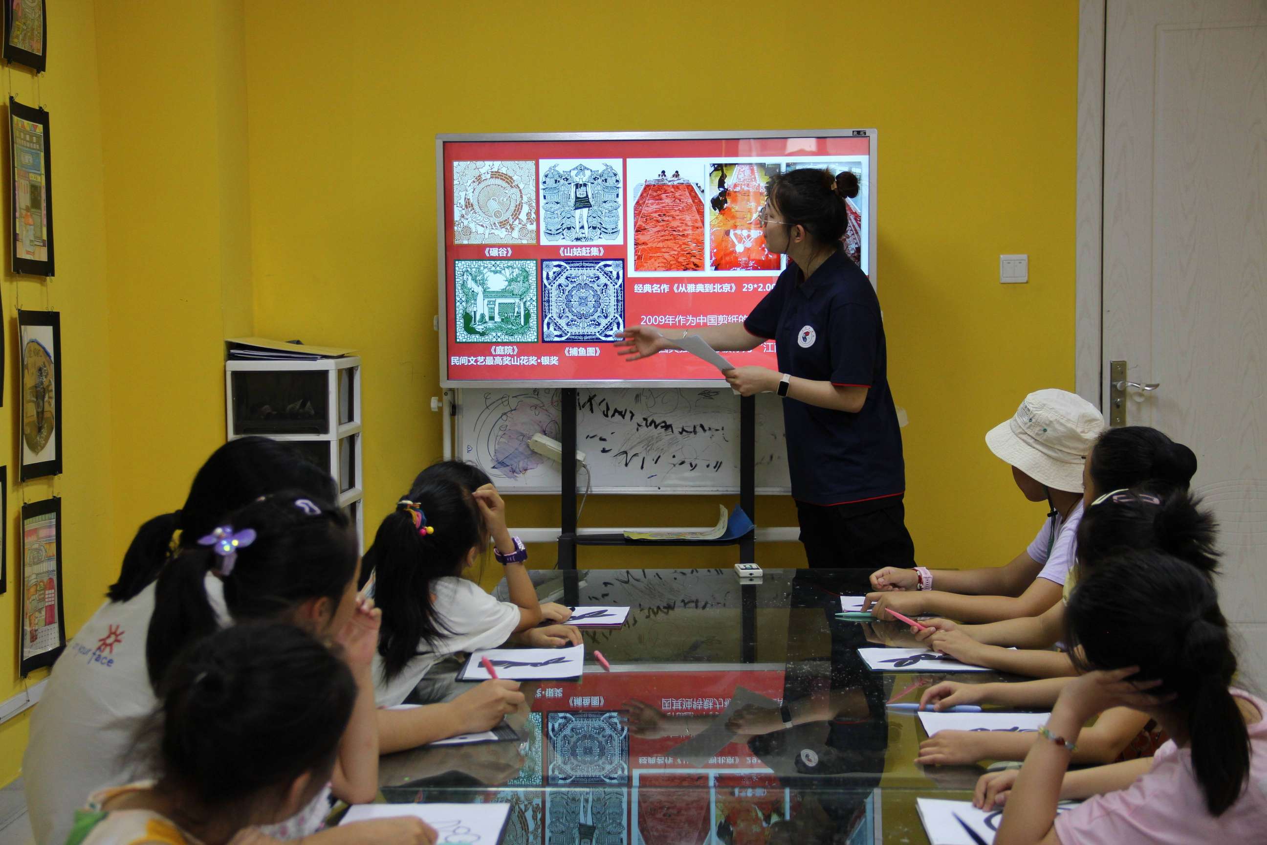 �̼���ͯ�����У������߲ʉ�(m��ng)