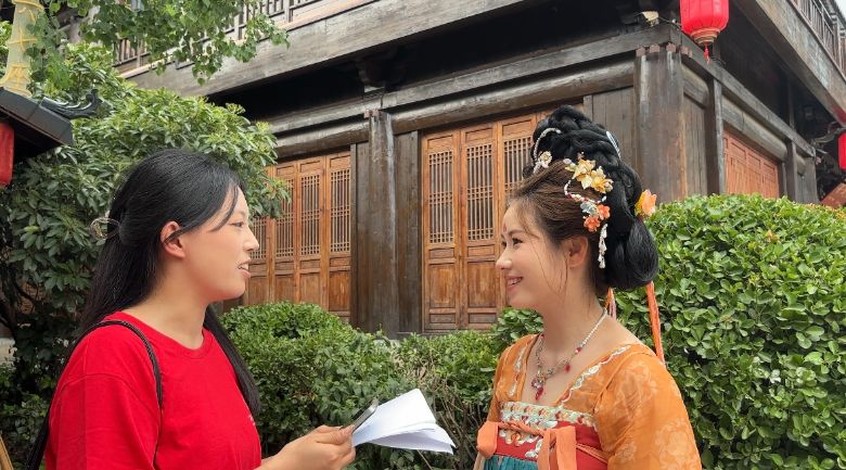 ǧ����������Z�����{�У�һ���P���Ļ�IP�c�̘I���B���ഺ˼��