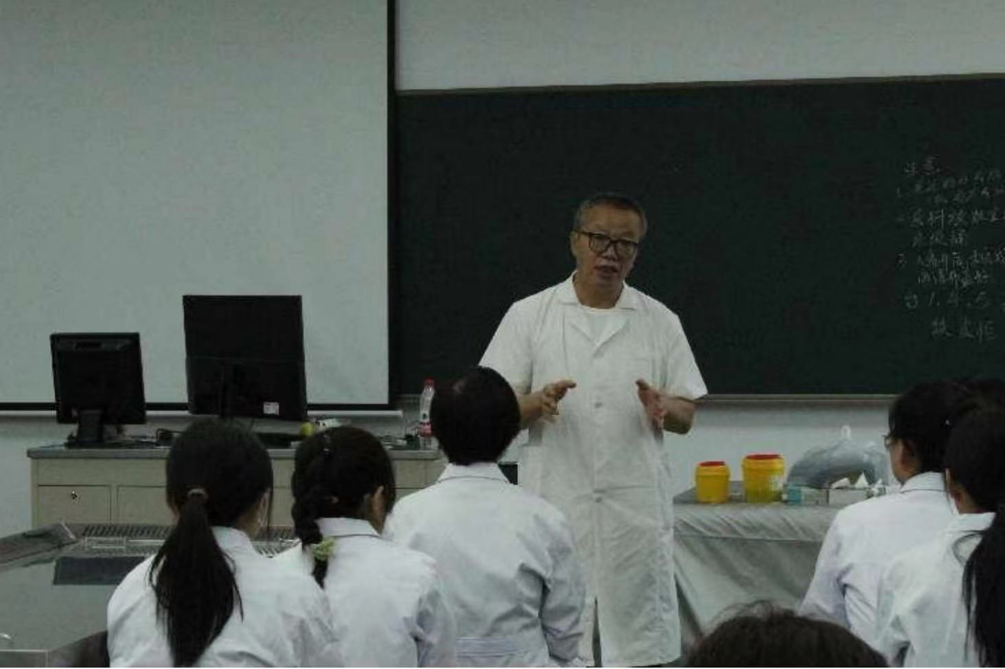 ���ݎ�����W���Լ����T���պ���֮ǰ·