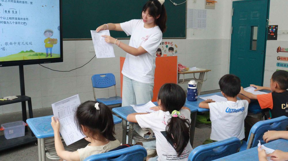 �Ϸʴ�W(xu��)�W(xu��)�Ӹ�С�R�(zh��n)�_չ���(hu��)��(sh��)�`�����ƓP(y��ng)��(r��n)���������Ȼ�����g