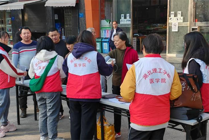 ���t(y��)���l(w��i)�� �����A(y��)�����M(j��n)���Rɽ��^(q��)־Ը���(d��ng)