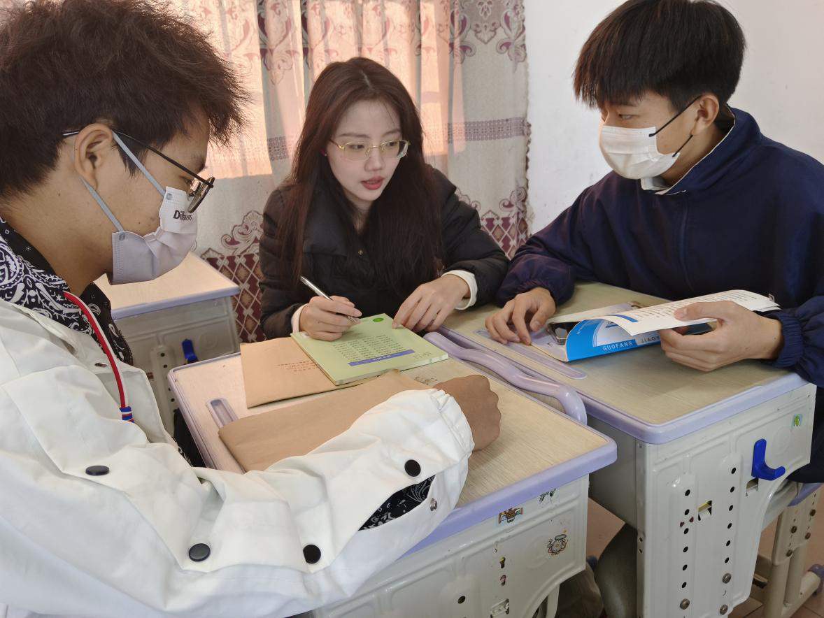 �V��������W(xu��)��Ӣ�Z�򄡽̌W(xu��)�о�ꠡ��ɹ��_չ2025�꺮���{(di��o)�л��