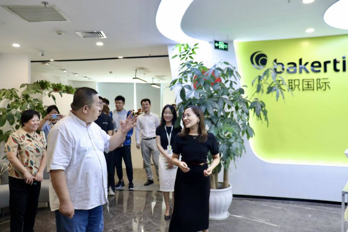 ��ؔ��Ժ�c�����H����LՄ��У��������A�����M����W(xu��)���I(y��)�l(f��)չ