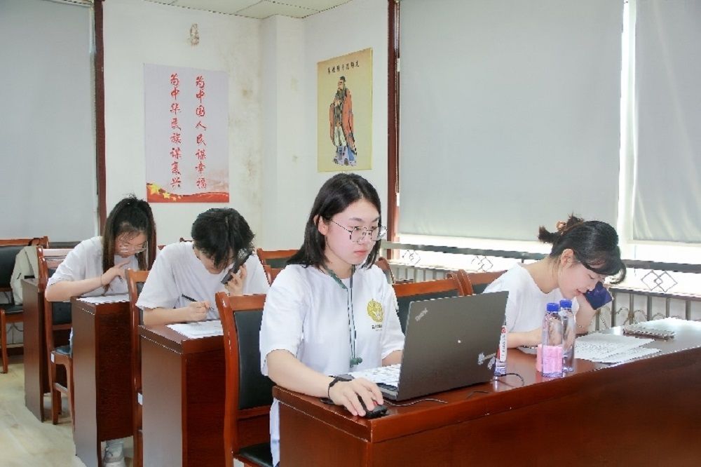 ���u�r(n��ng)�I(y��)��W(xu��)Ξ��־Ը����(w��)�F��־Ը֮�У���ؓ�ഺ