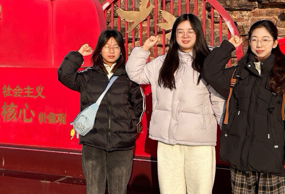 �Ϻ��ϣ����tɫ���}��ȼ�ഺ֮��