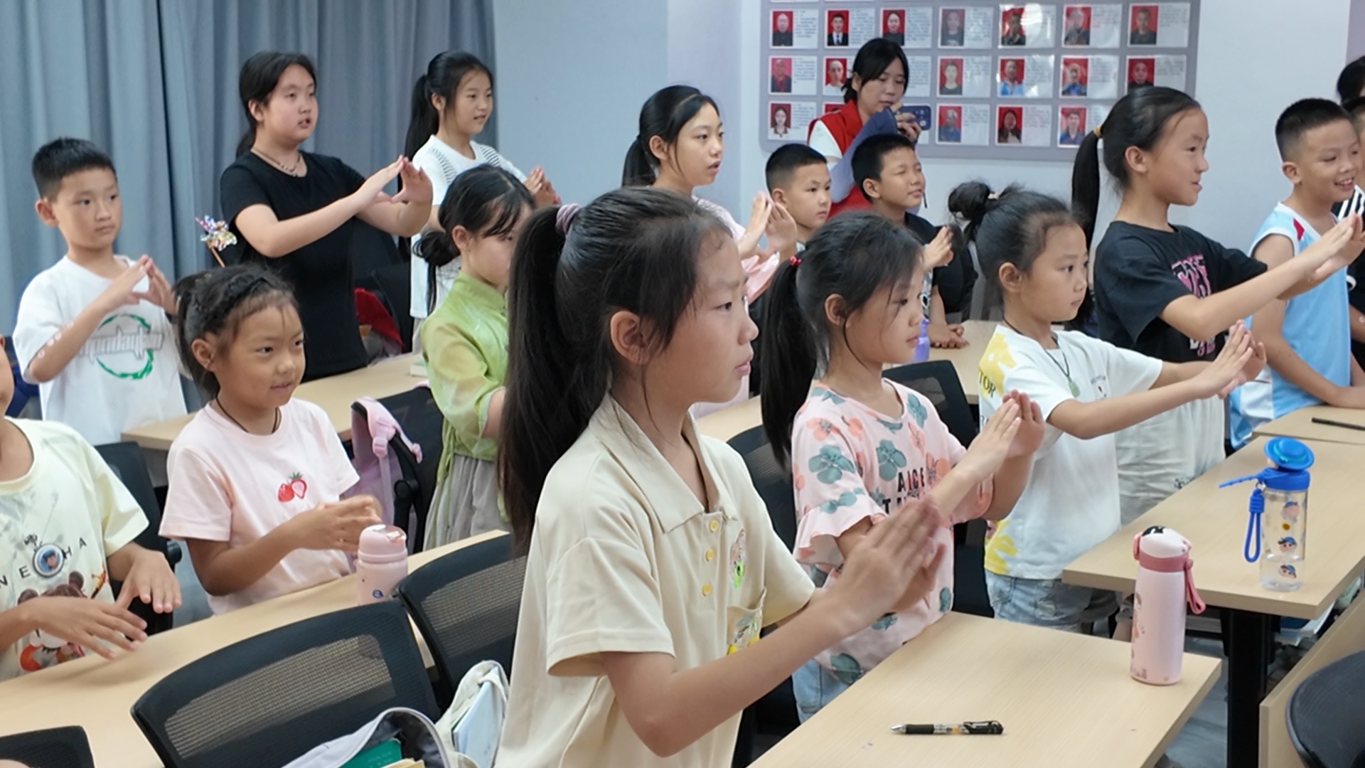 ���f����ͯ���������������d��������������W(xu��)���̷��W(xu��)Ժ"�����l(xi��ng)"�����(sh��)�`�o(j��)��(sh��)