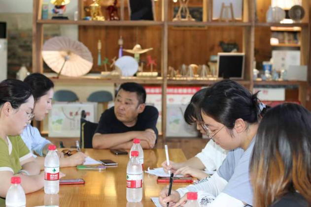 ���M�˽��R۫���^�r�I�lչ�B��