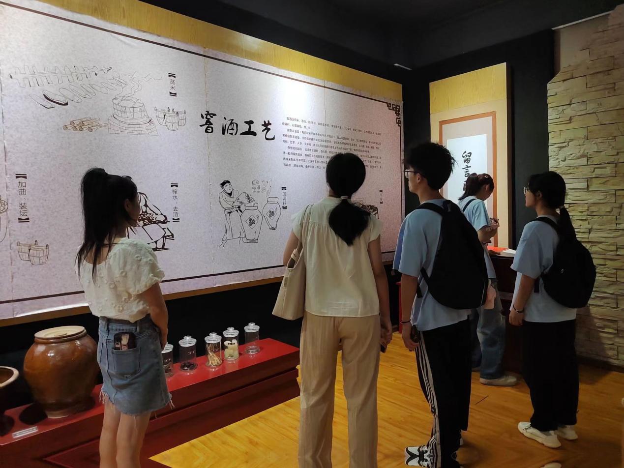 �L(zh��ng)����W(xu��)���Ĵ��d�ġ����z����ӳ�置������F(tu��n)�Y(ji��)�V��ƪ���������(hu��)��(sh��)�`�(du��)����̽���k���Ļ������Кvʷ�ǻ�