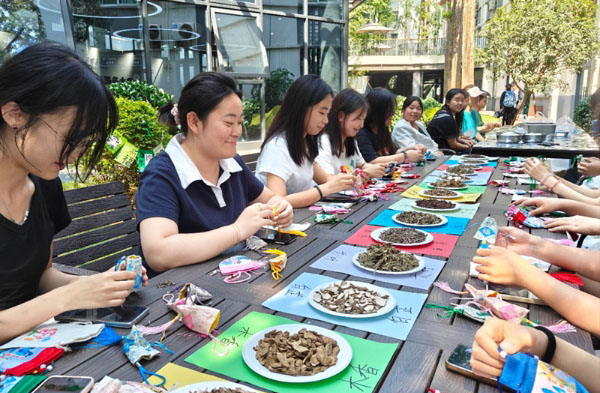 ���������W(xu��)�_չ�S����ʵĶ��繝(ji��)���}���(d��ng)