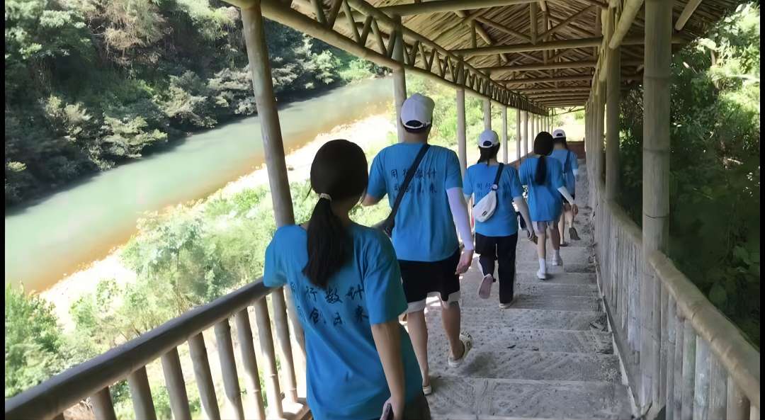 Ҫ��ɽ���ģ�Ը�Gˮ�L��