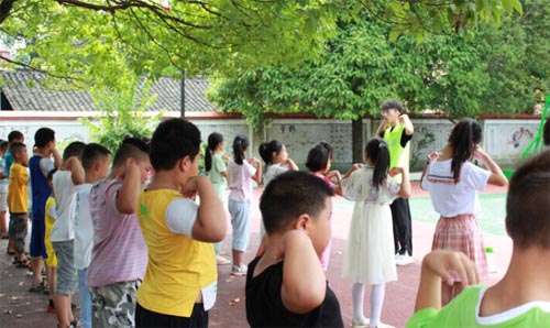 ǡ��ʢ��֮�У�������������