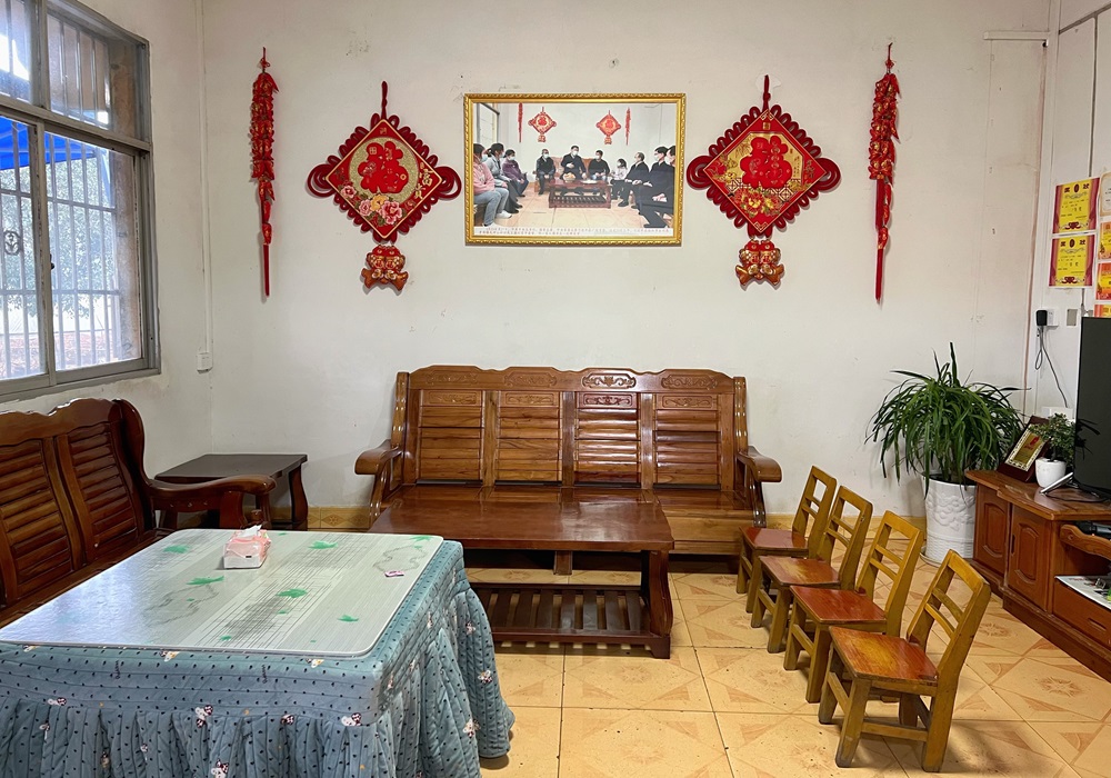 ���ȫ�ݿh��뢮��tɫ�����ں����{�D