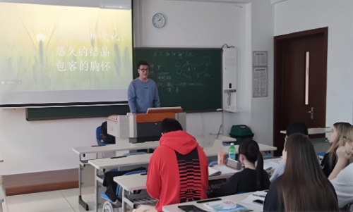 �ԡ�������������󡱞����}���r(n��ng)���Ļ�У�@�{(di��o)���c���v�o(j��)��(sh��)