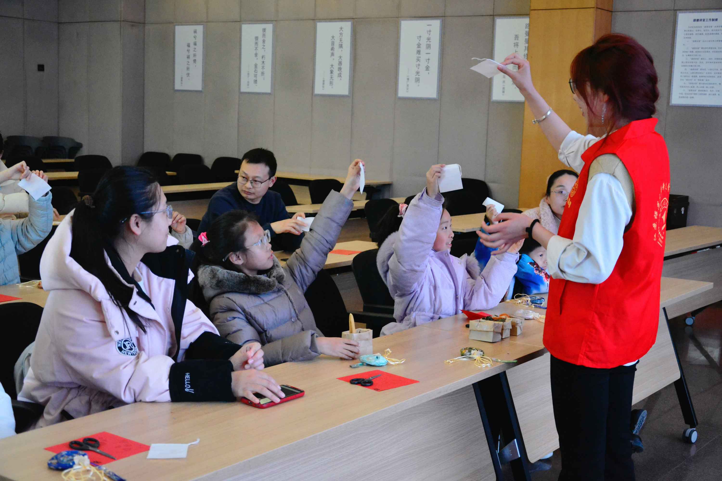 �ഺ��������ɝh�Ļ����С������K������W���ČWԺ����־Ը�߅f�������_չ���z�Ļ��������`