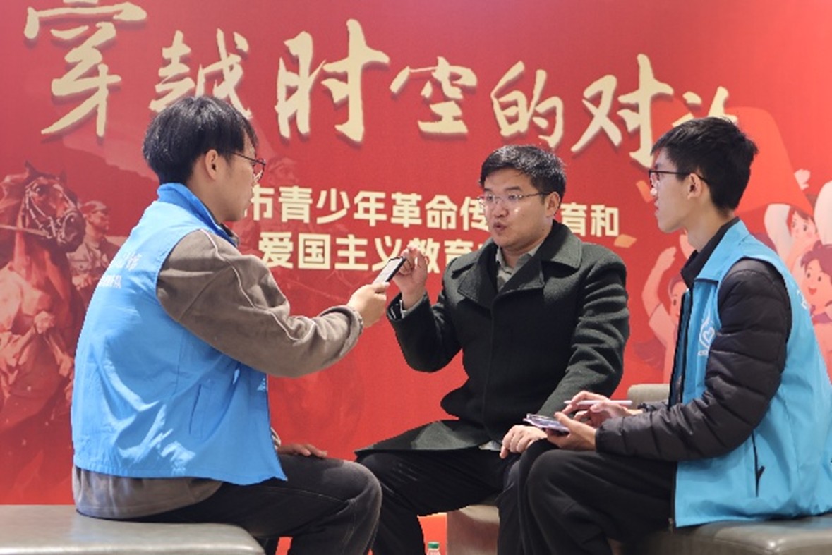 ���ꝙӢ��־���F�T܊���ġ������|�ϴ�WС������v�F�}����