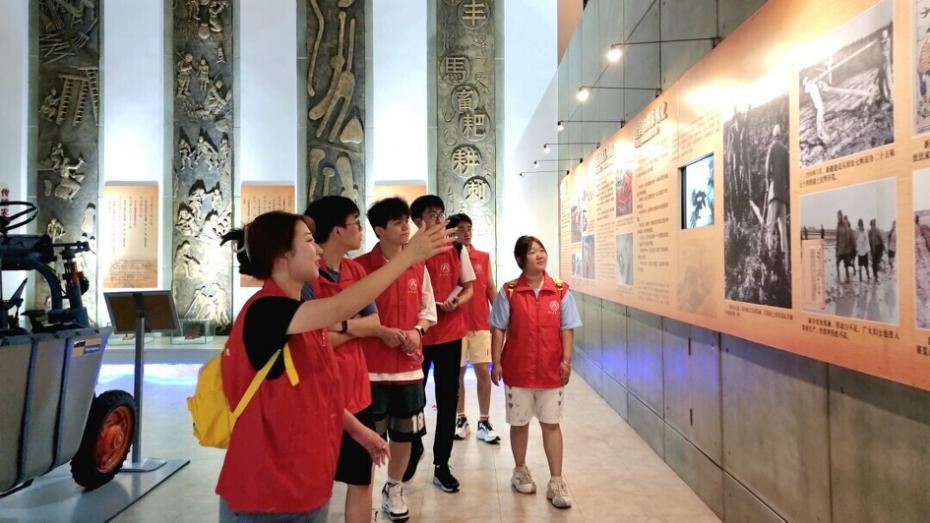 �r�C늚⻯֮��:�߽��A�ĵ��r���vʷ,���ܿƼ��c���y�Ľ���