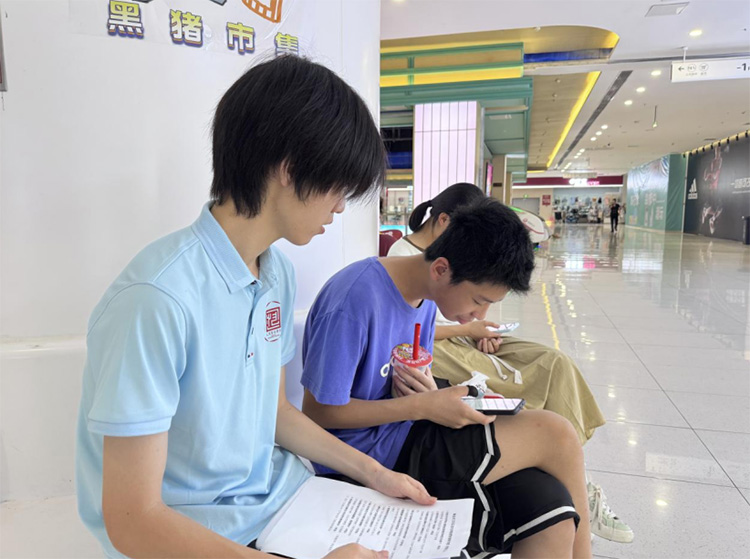 �uѪʯ����ЬF���{�У����H�����еĈ����c���¡����Ͻ�����ˇ���}��������ֱ����·