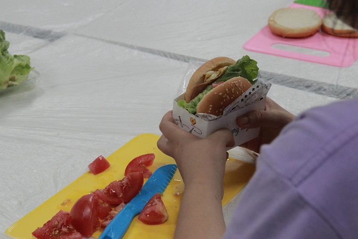 �������h����ů�������L