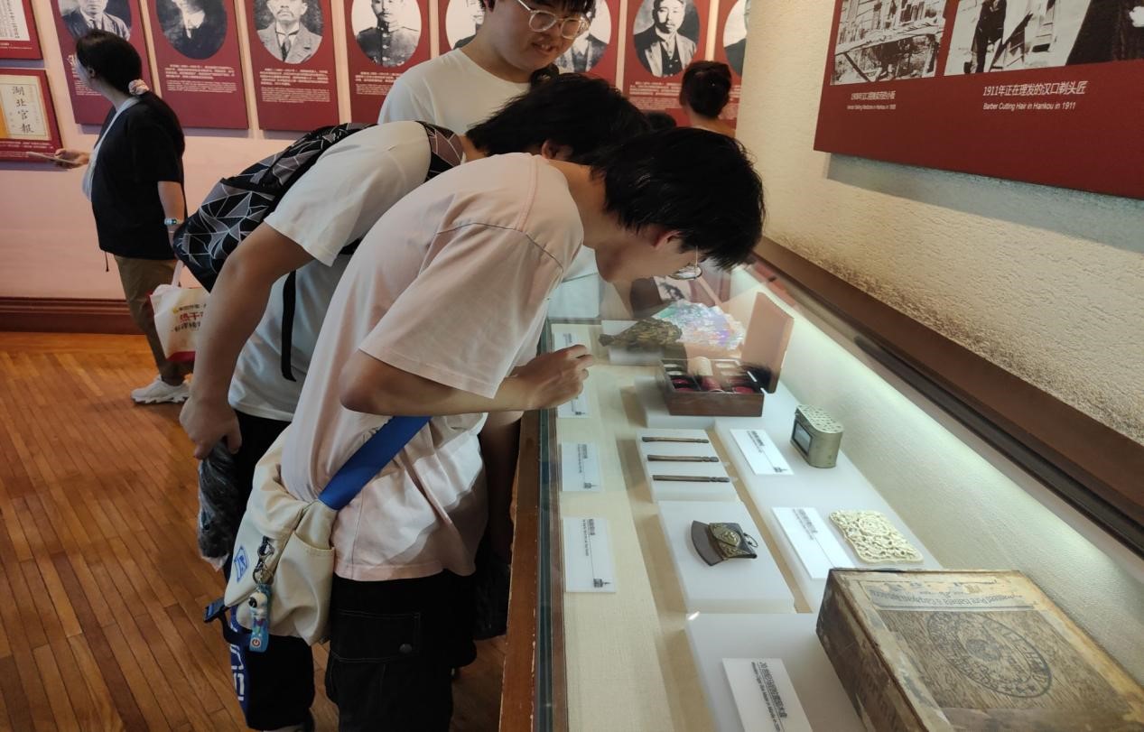 ���h�P�����^֮�У�һ������Ěvʷ�Ļ�̽��