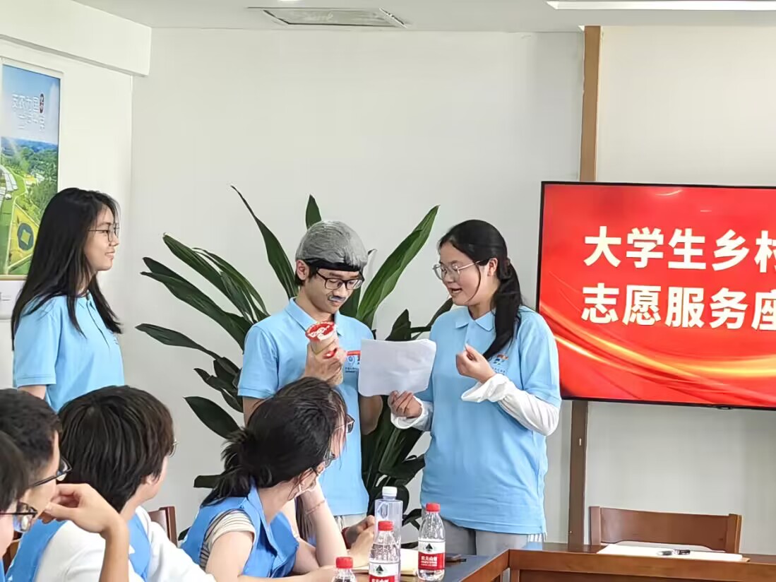 �Ӻ��W�ӣ������x���l�壬�ഺ������ƪ��