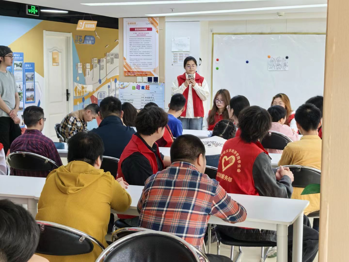 �Ͼ�ؔ��(j��ng)��W(xu��)����У�^(q��)��(j��ng)���W(xu��)Ժ�_չ��Ȥ��y(t��ng)Ӌ���`����֪�����}־Ը���