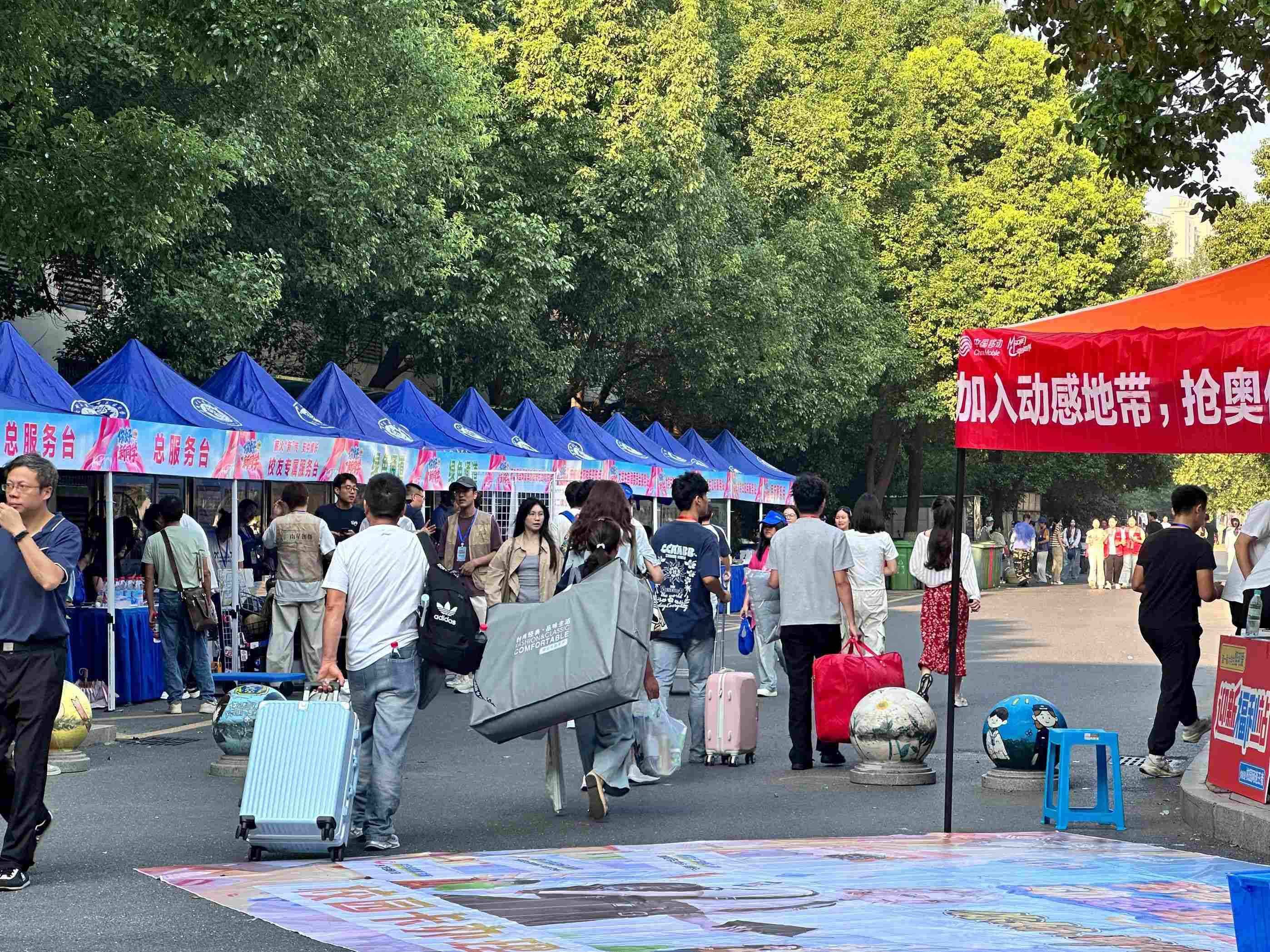 �������tˎ��W�������h��ӭ���ˣ���������ůУ�@