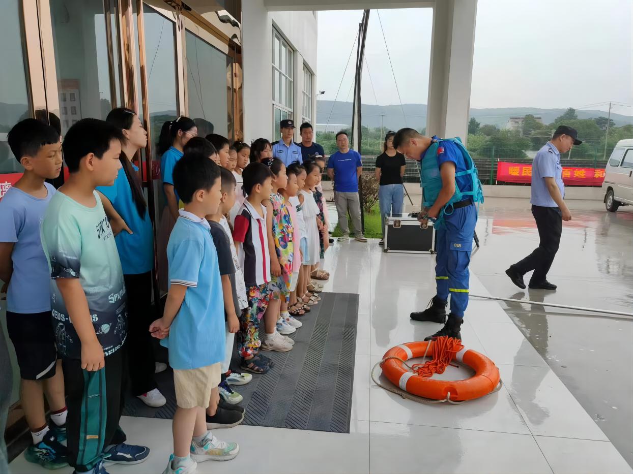 ���o(h��)���؃�ͯ���҂�����·��