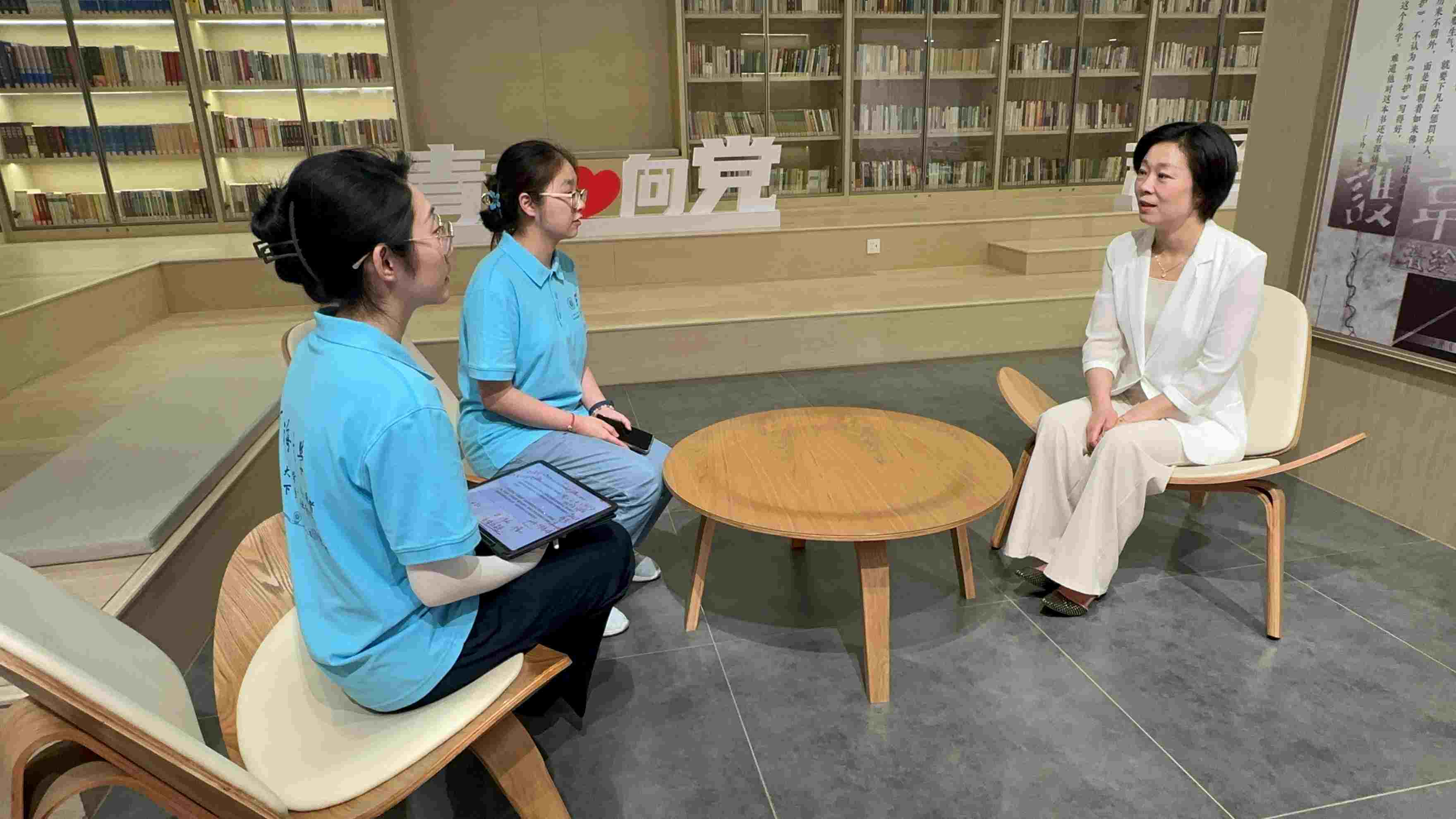 �Ӻ��W��̽�L�������ܼo���^��׷����Դ�L���ݣ��bʷ��Ԫ��˼��