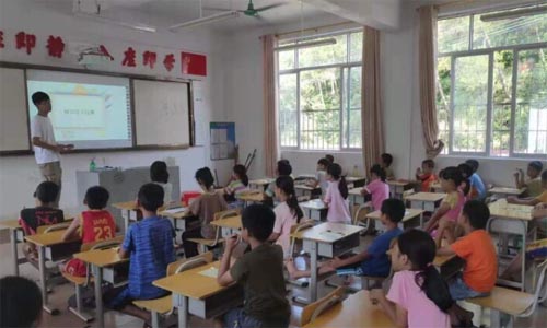 ����õ����A���c���õ�ƽ������