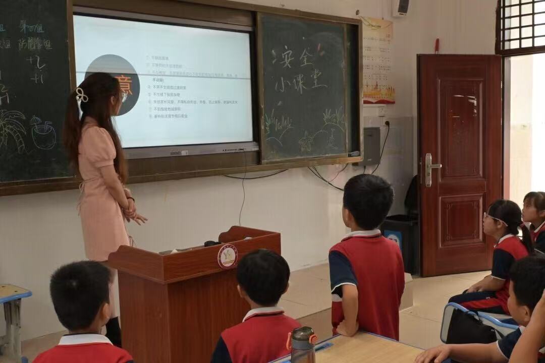 �����t�W�����У�ͯ����ĿƌW֮��