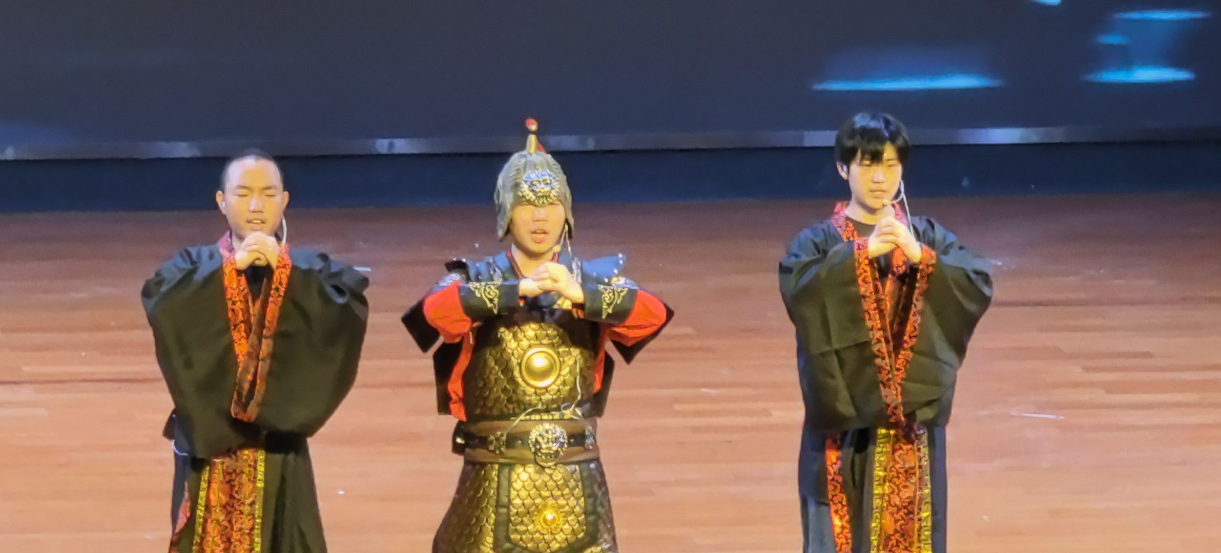 �������tˎ��W����á������݆T����չ������_Ļ