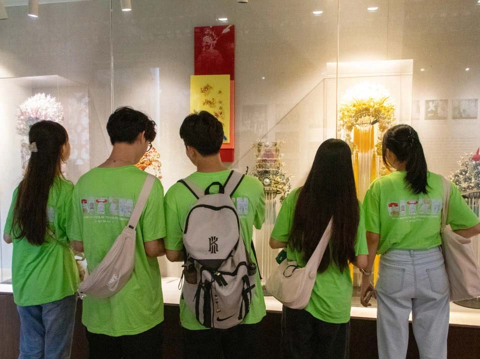 �麣�W������V���{�У��������z��������