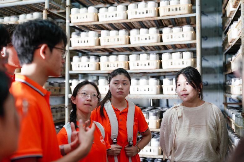 �Ϸʹ��I��W���όWԺ���`�F���Xɽ�{�У�̽���l�����d��Ӳָ�ˡ��c��ܛ�������fͬ�lչ��·��