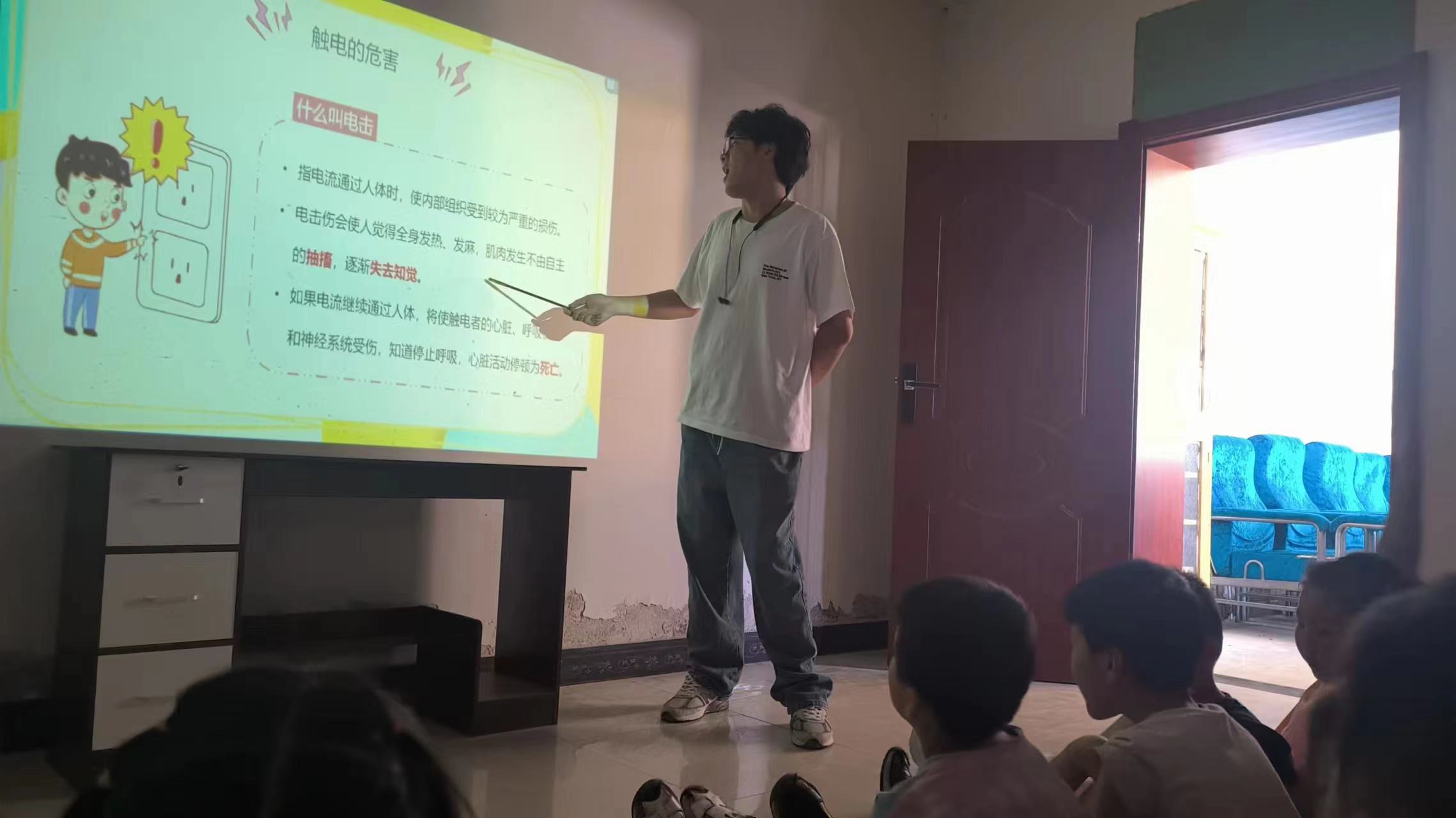 �m�ݴ�W(xu��)���z·�W(xu��)�á�--���������ഺ�c��(m��ng)����ɫ־Ը����(w��)�(du��)��늰�ȫ�v����(d��ng)