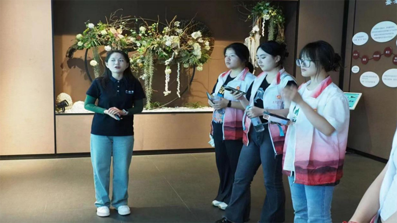 �Ͼ�ؔ����W���H���Q�WԺ����Խ�r��Ľz������ɽz�I�Ěvʷ�����c�F������̽��֮��