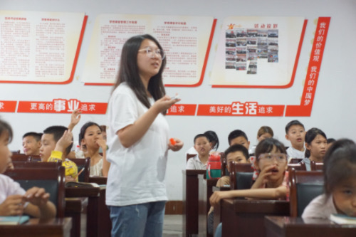 ��ɫ�n���c���Z��֮��