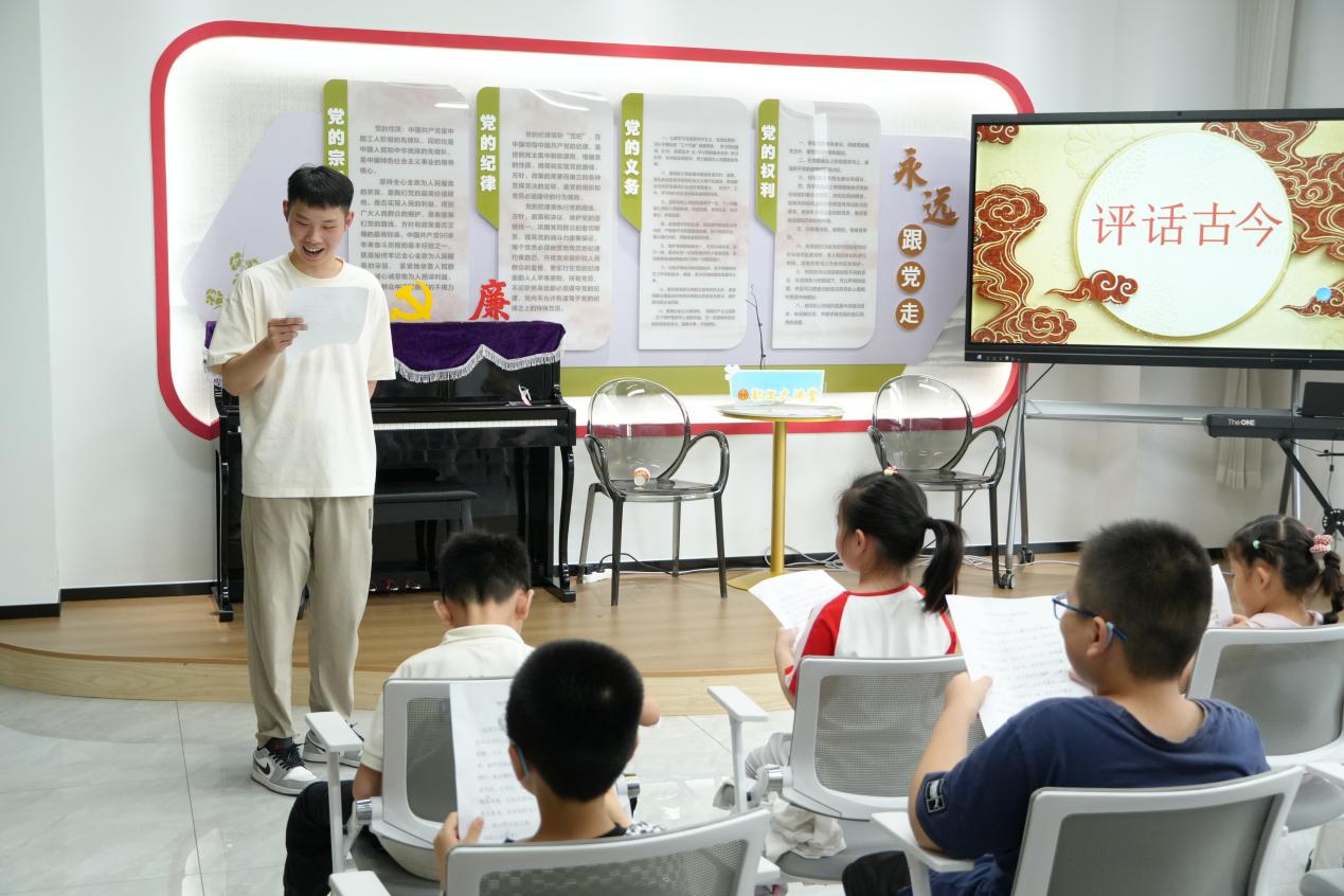 ���W����չ�A�£��ഺ�I�����̌W