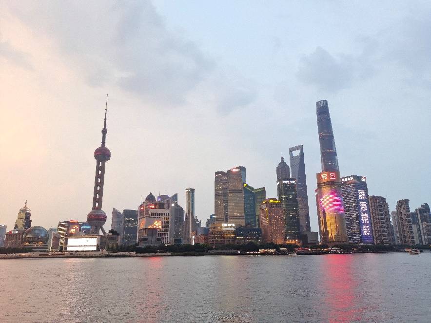 �|����W(xu��)�p��(chu��ng)�W(xu��)Ժ�Ϻ����(hu��)��(sh��)�`��̽���ĸ��_���c��(j��ng)��(j��)�l(f��)չ�Ă���v��