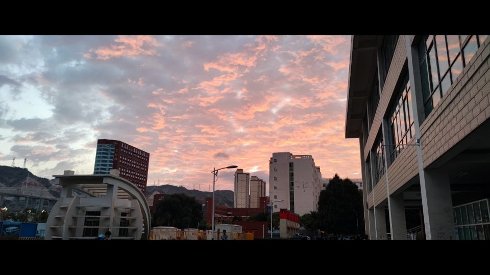 ���LУ�@һ�ǣ�������������