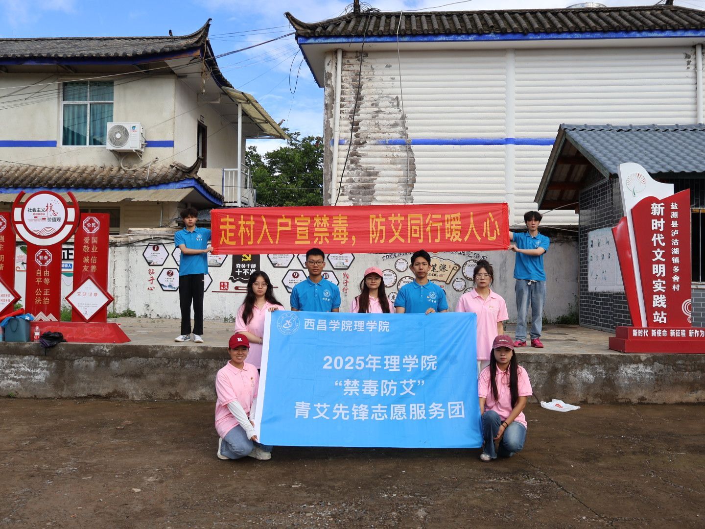 ���������M(j��n)ľ�壬�����l(xi��ng)�Є�(d��ng)ů����