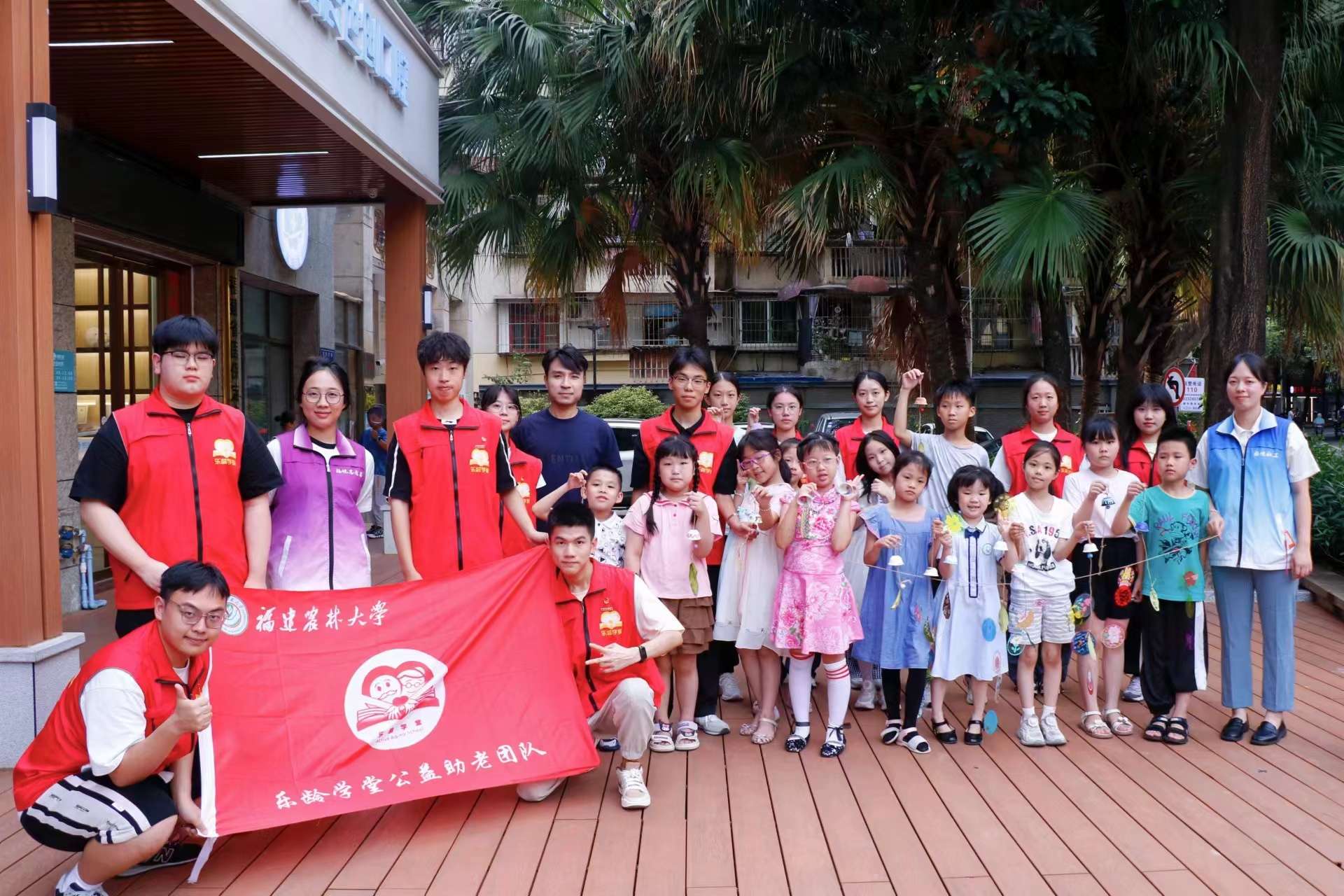 �ɰ��W��ͬ�ġ�ͯ���У����׹��L���δ��