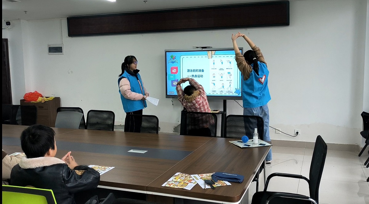 �D��־Ը�ߺ�ͬ�Wһ����PPT�DƬ�M�П����\�ӡ����ꝍ�z