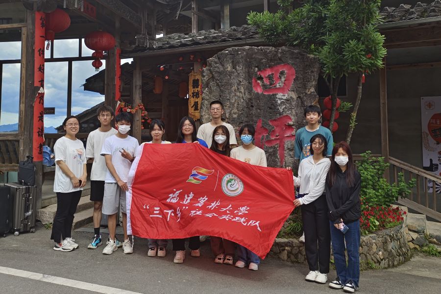 ���M(j��n)������ƺ��̽�����l(xi��ng)�ں�ҕ�����l(xi��ng)�����B(t��i)�a(ch��n)Ʒ�r(ji��)ֵ��(sh��)�F(xi��n)·��