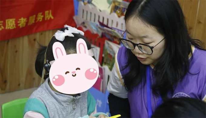 �������xǰ�У����oͯ������