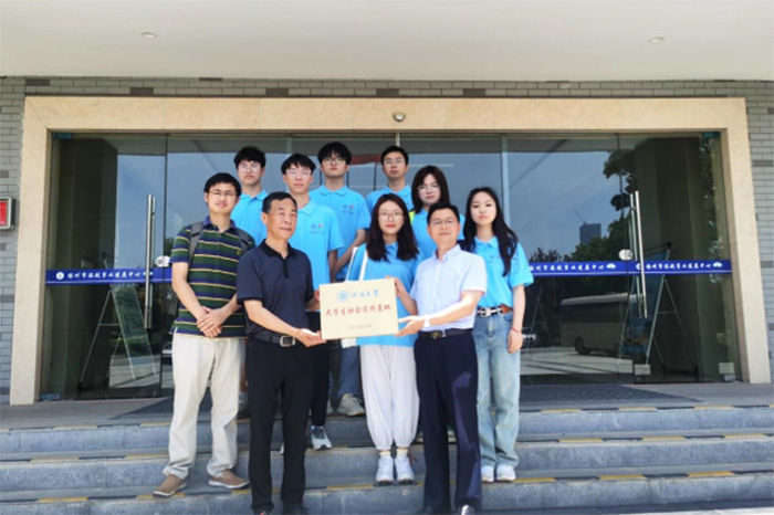 �ӏ�У������Y�����O������`����