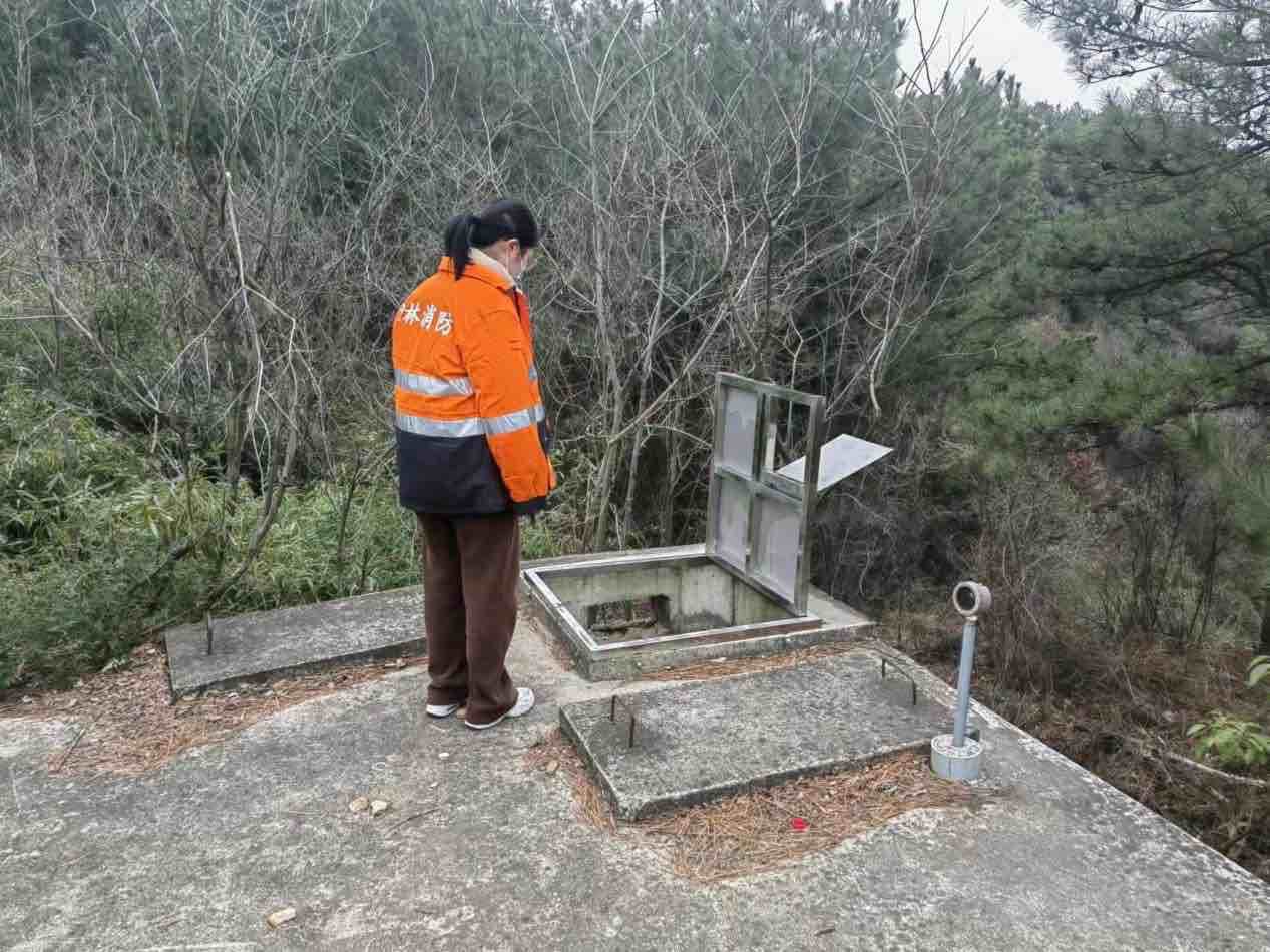 ����������`��^����